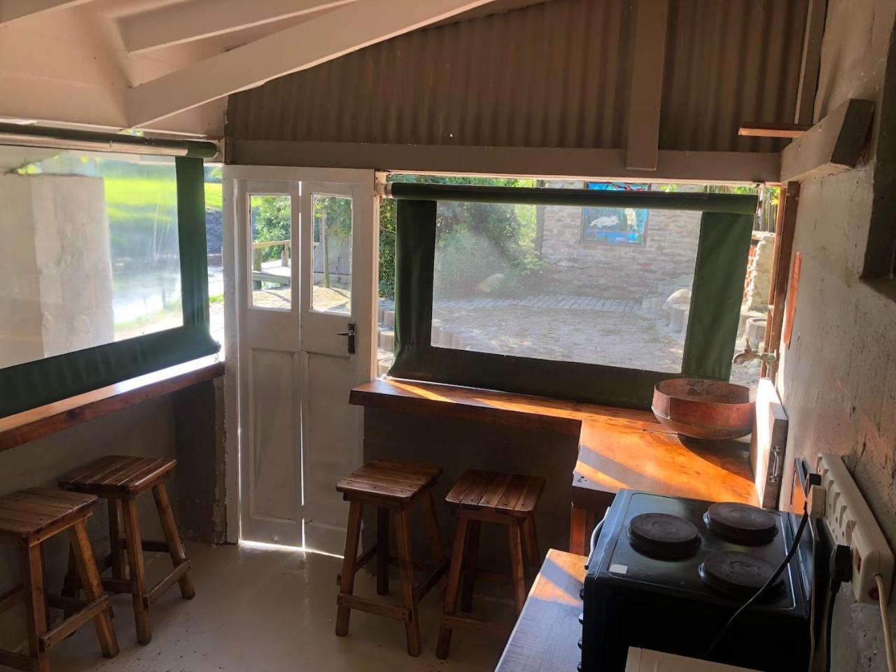 The Riverdeck Accommodation And Backpackers นิสนา ห้อง รูปภาพ